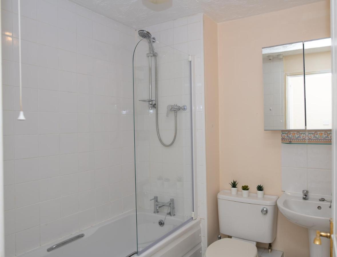 Delightful 2 Bed Apartment For Bicester Outlet Shopping By Platinum Key Properties Экстерьер фото