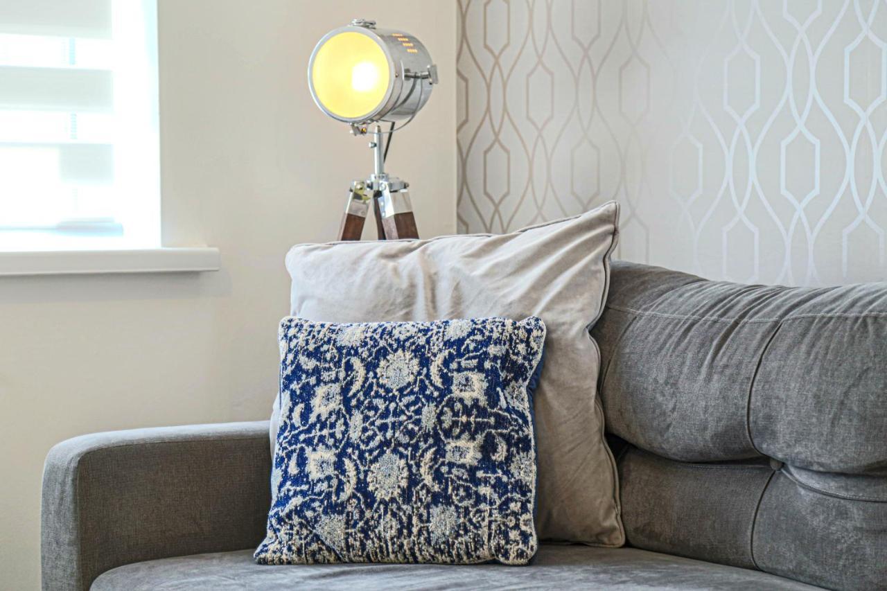 Delightful 2 Bed Apartment For Bicester Outlet Shopping By Platinum Key Properties Экстерьер фото